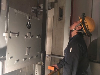 日栄工業作業員